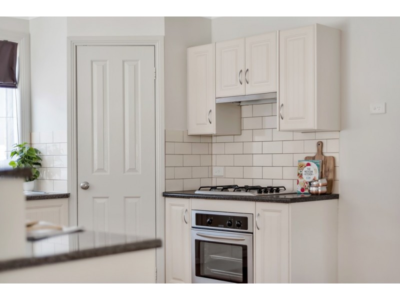 8 Autumn Court, Woodcroft SA 5162