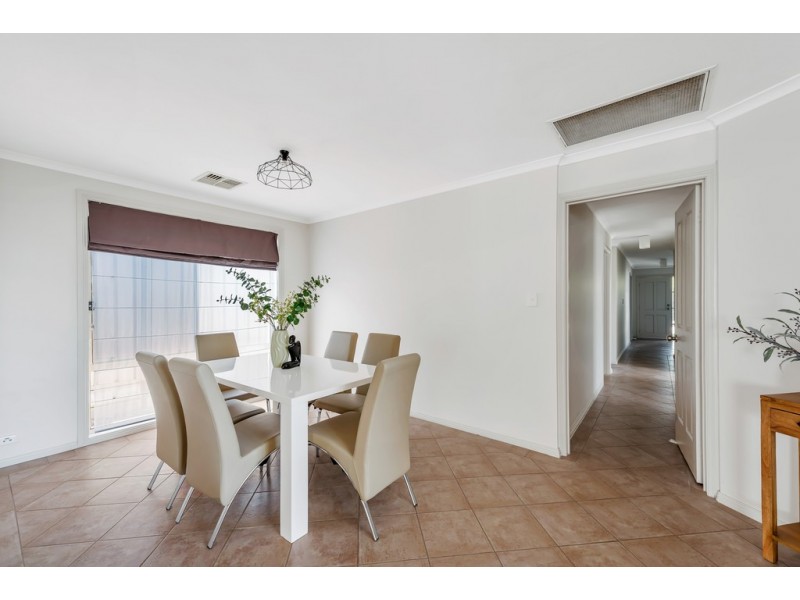 8 Autumn Court, Woodcroft SA 5162