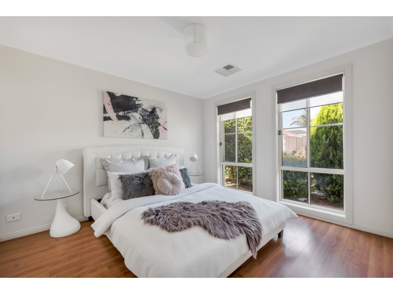 8 Autumn Court, Woodcroft SA 5162