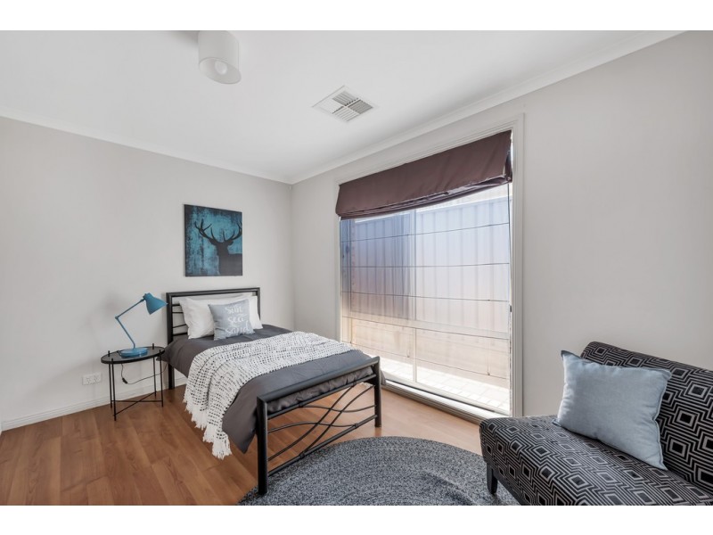 8 Autumn Court, Woodcroft SA 5162