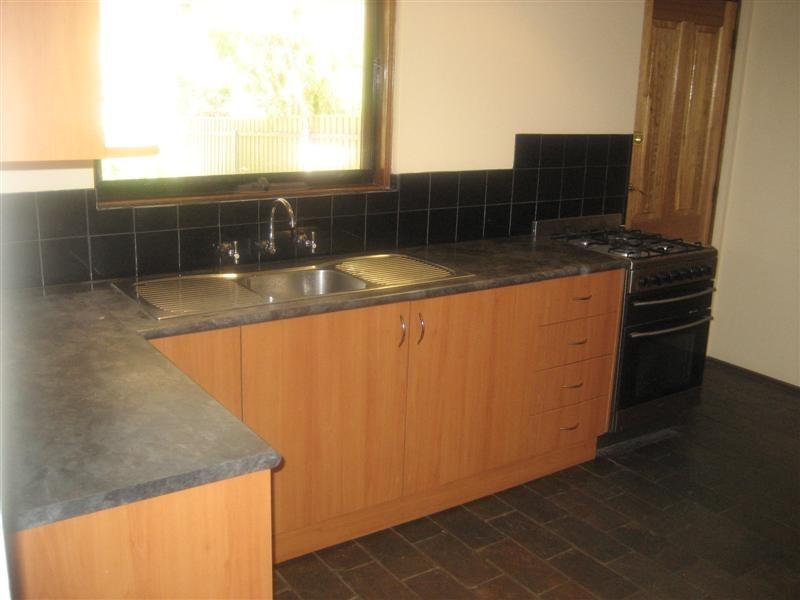 180 Hub Dr, Aberfoyle Park SA 5159