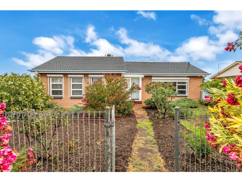 9 Pearce Street, O’sullivan Beach SA 5166