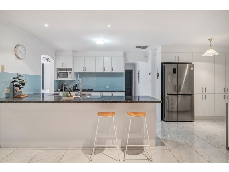 4 Kuantan Drive, Aberfoyle Park SA 5159