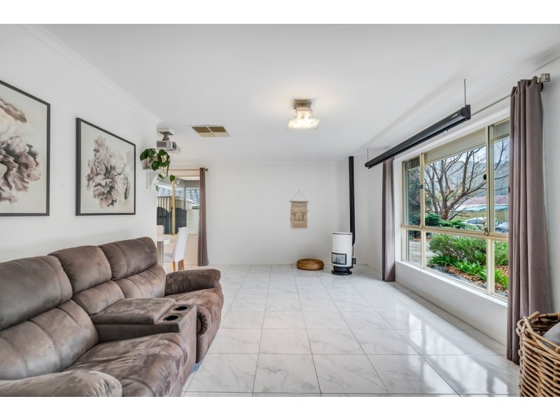 4 Kuantan Drive, Aberfoyle Park SA 5159