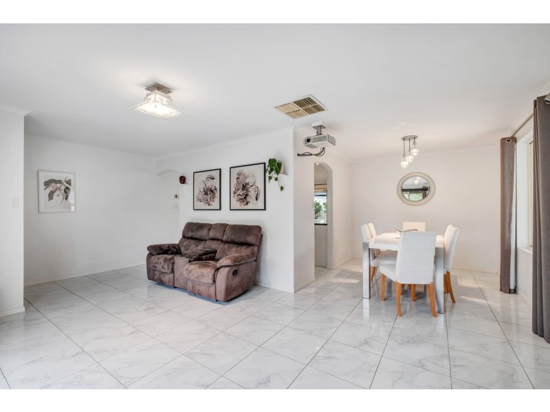 4 Kuantan Drive, Aberfoyle Park SA 5159