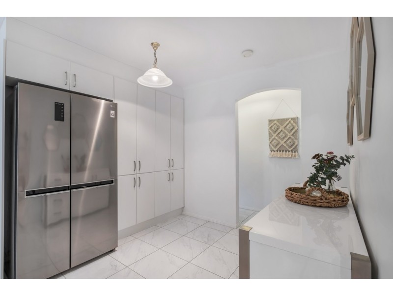 4 Kuantan Drive, Aberfoyle Park SA 5159