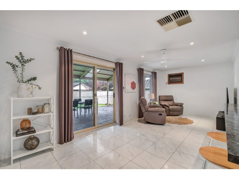 4 Kuantan Drive, Aberfoyle Park SA 5159