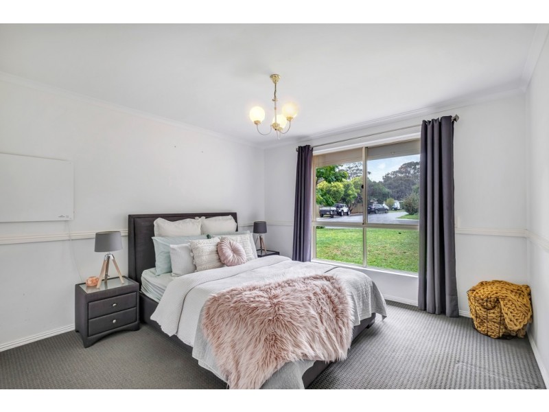 4 Kuantan Drive, Aberfoyle Park SA 5159