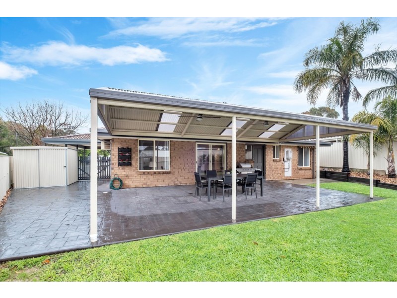 4 Kuantan Drive, Aberfoyle Park SA 5159