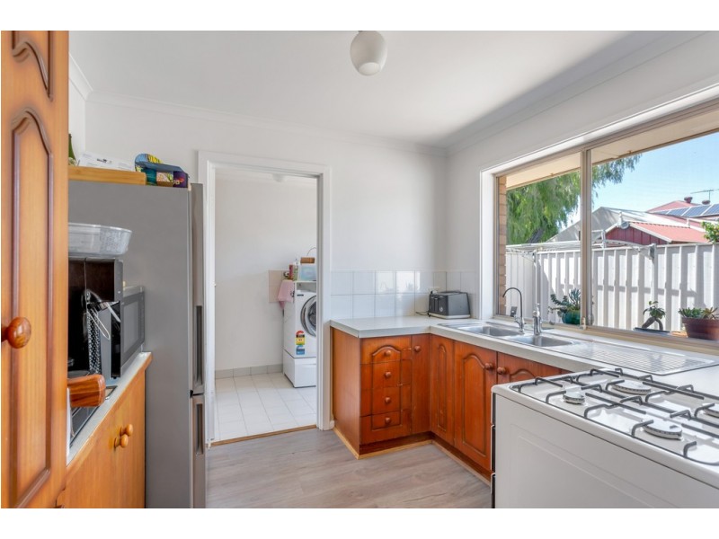 2/27 Cungena Avenue, Park Holme SA 5043