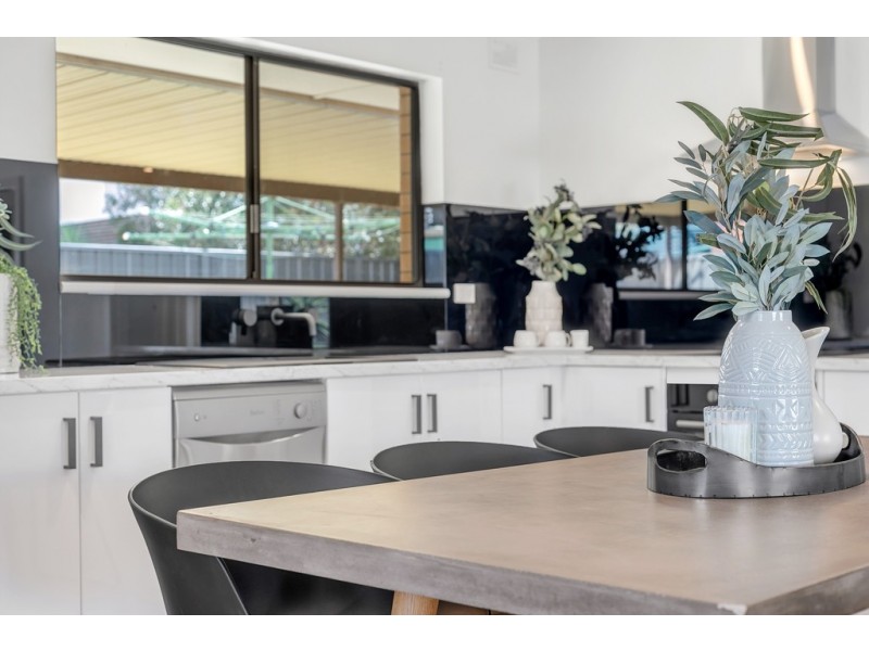 65 Conington Crescent, Morphett Vale SA 5162