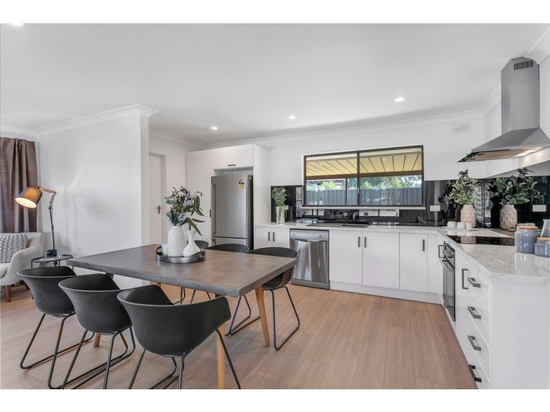 65 Conington Crescent, Morphett Vale SA 5162