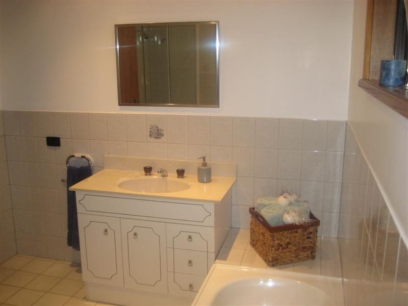 24 Nayook Gr, Happy Valley SA 5159