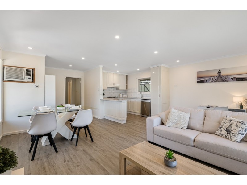 4 Hugh Crescent, Morphett Vale SA 5162