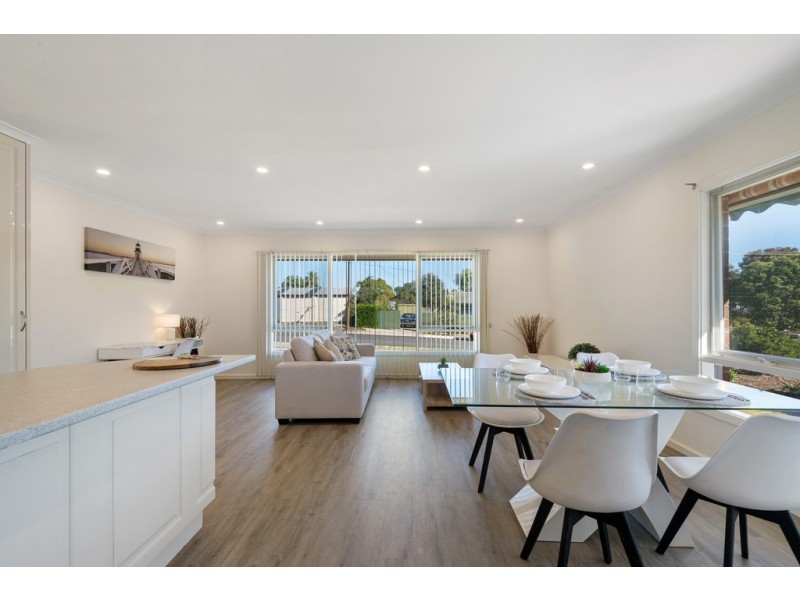 4 Hugh Crescent, Morphett Vale SA 5162