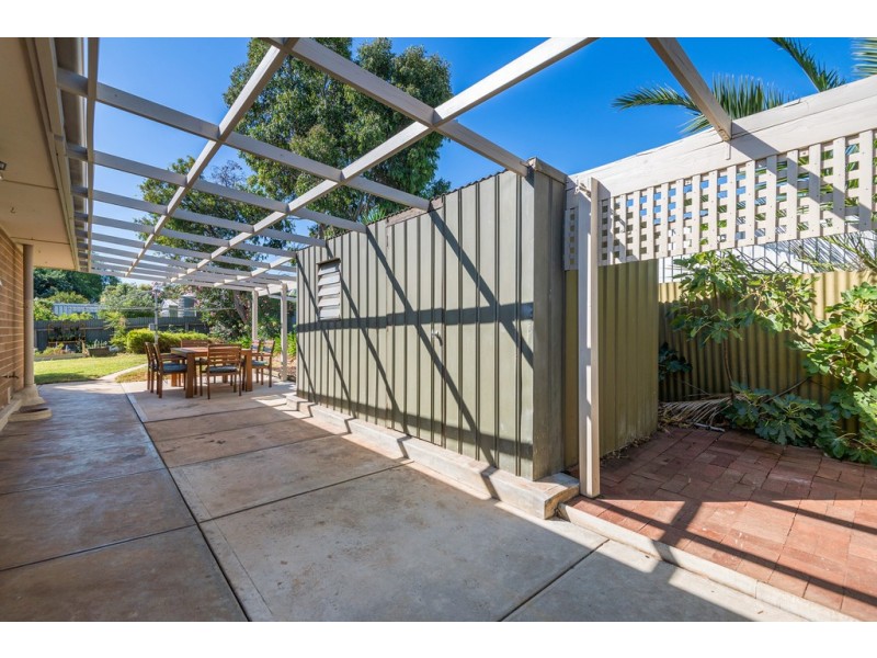 4 Hugh Crescent, Morphett Vale SA 5162