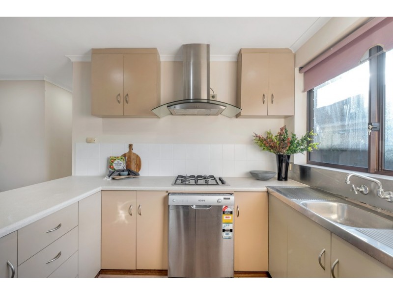 60 Bordeaux Drive, Woodcroft SA 5162