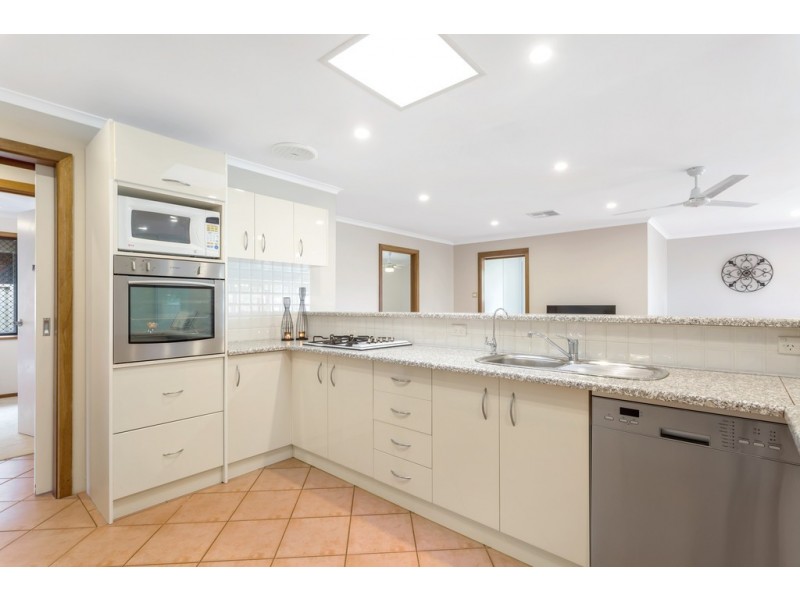 5 Lee Avenue, Happy Valley SA 5159