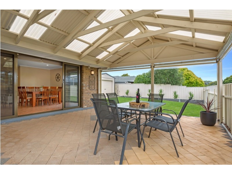 5 Lee Avenue, Happy Valley SA 5159