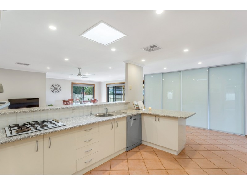 5 Lee Avenue, Happy Valley SA 5159