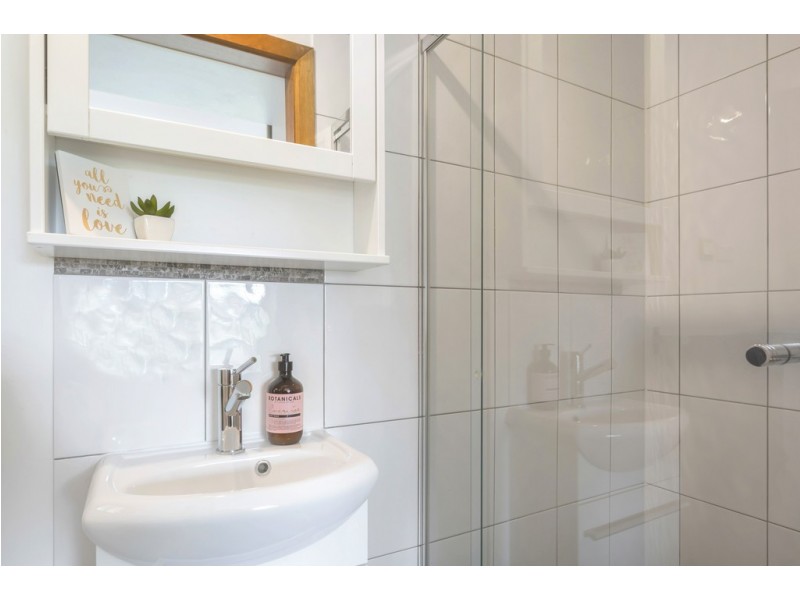 5 Lee Avenue, Happy Valley SA 5159