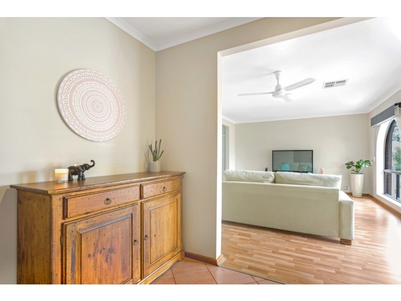 5 Lee Avenue, Happy Valley SA 5159