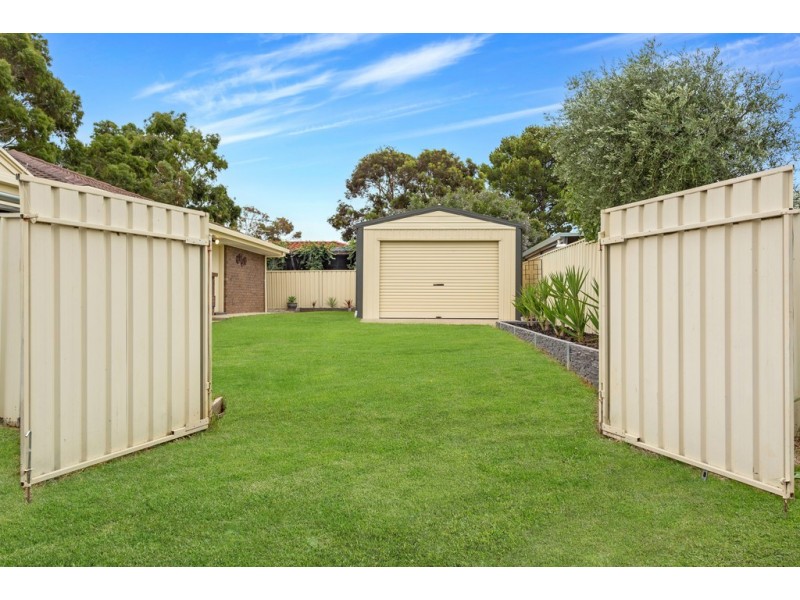 5 Lee Avenue, Happy Valley SA 5159