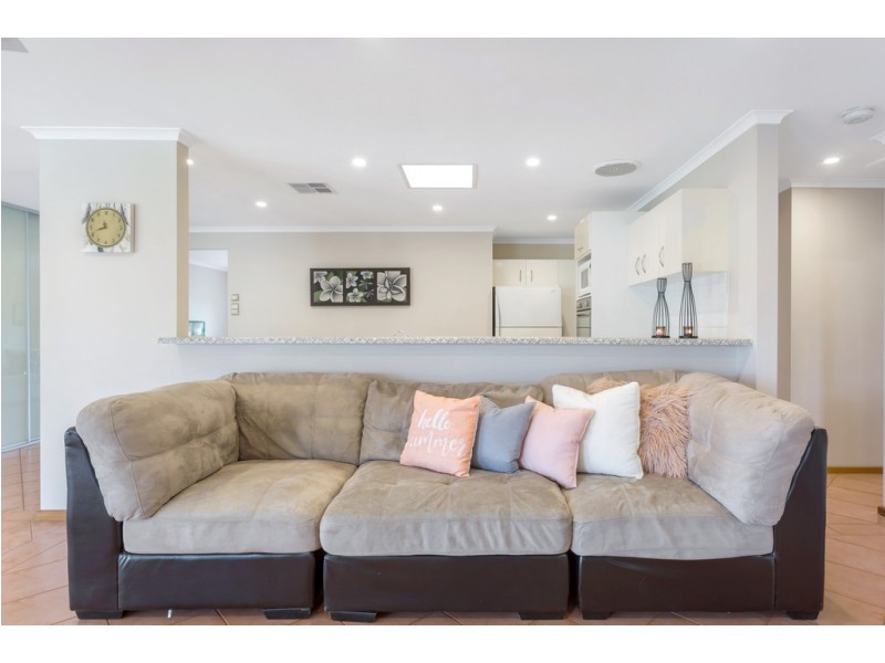 5 Lee Avenue, Happy Valley SA 5159