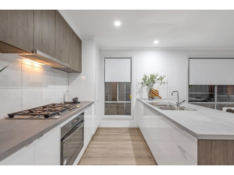 16 Clive Street, Morphett Vale SA 5162