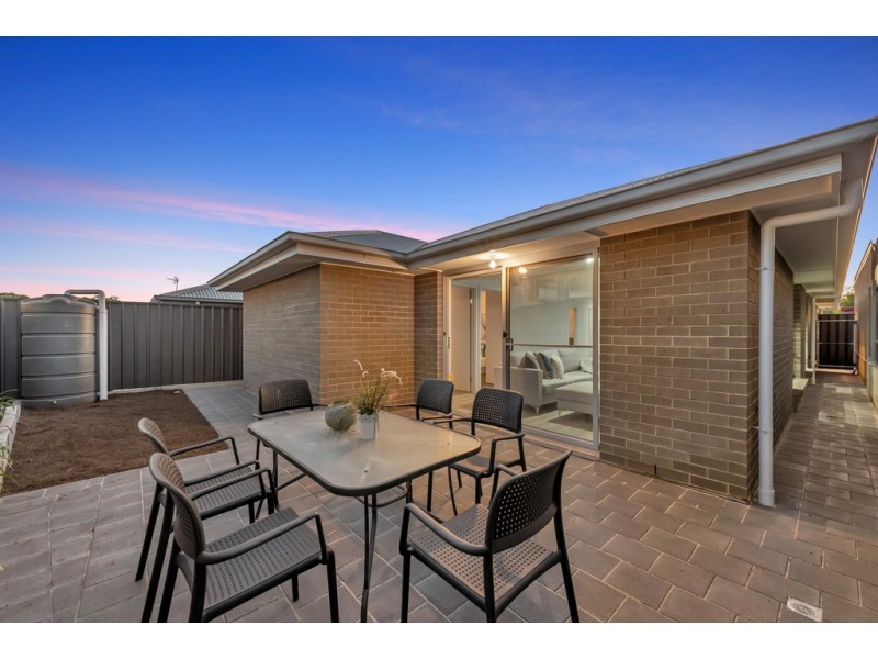 16 Clive Street, Morphett Vale SA 5162