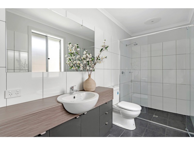 16 Clive Street, Morphett Vale SA 5162