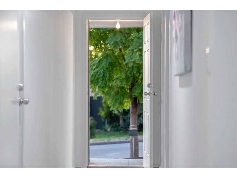 16 Clive Street, Morphett Vale SA 5162