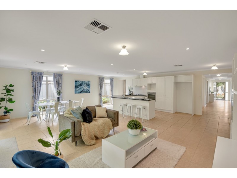 18 Acacia Grove, Flagstaff Hill SA 5159