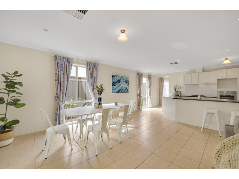18 Acacia Grove, Flagstaff Hill SA 5159