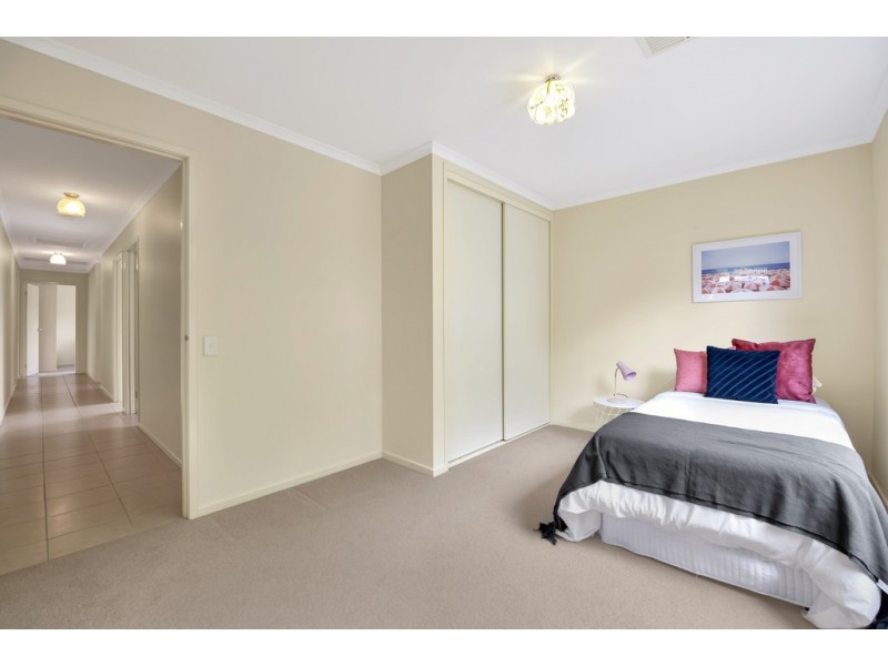 18 Acacia Grove, Flagstaff Hill SA 5159