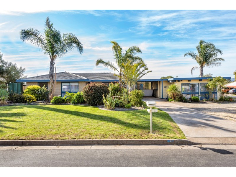 1 Daphne Court, Morphett Vale SA 5162