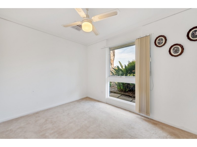 1 Daphne Court, Morphett Vale SA 5162