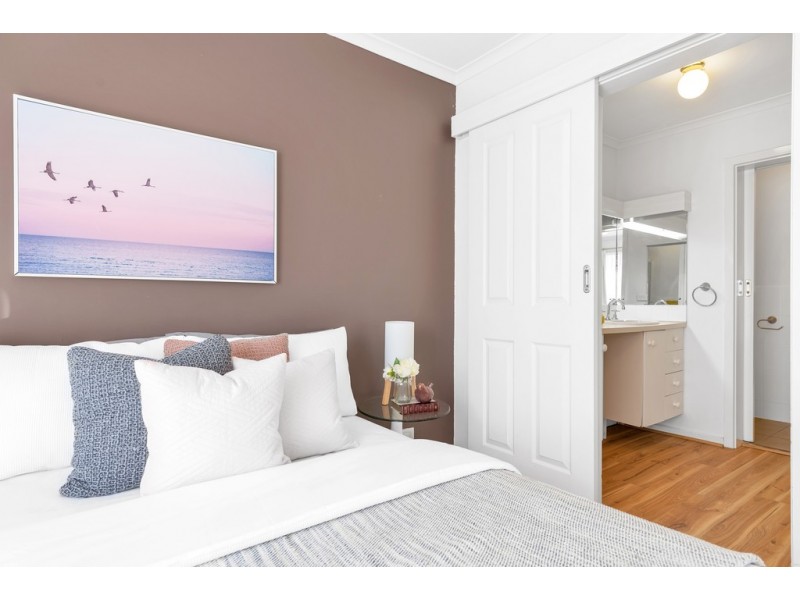 20 Tania Drive, Aberfoyle Park SA 5159