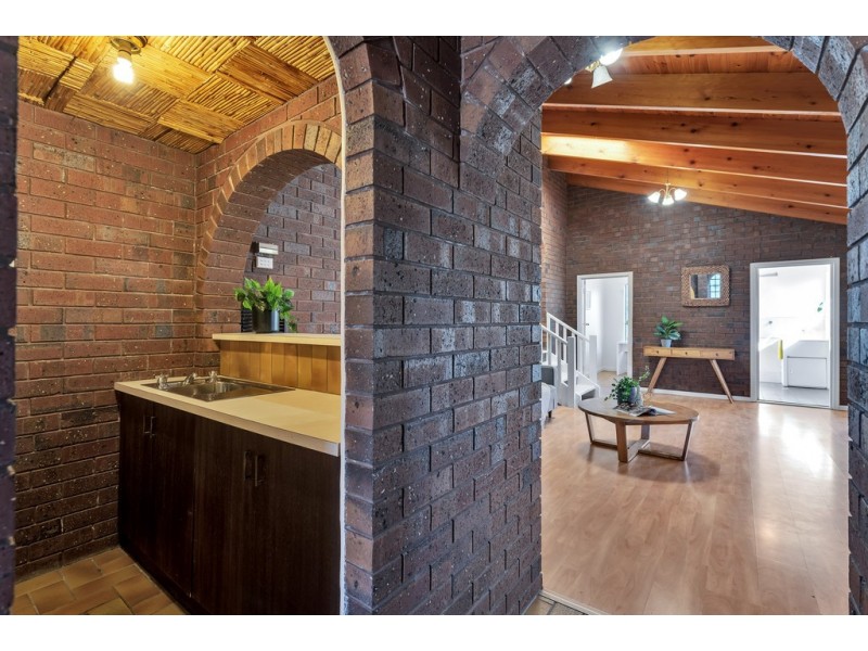 20 Tania Drive, Aberfoyle Park SA 5159