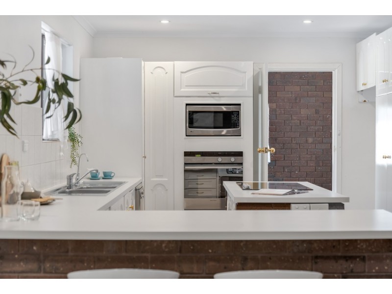 20 Tania Drive, Aberfoyle Park SA 5159