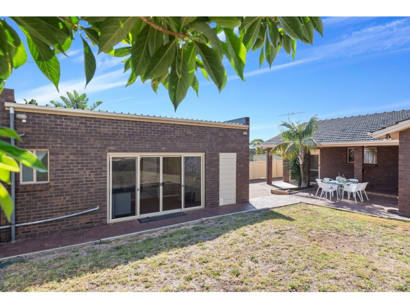 20 Tania Drive, Aberfoyle Park SA 5159