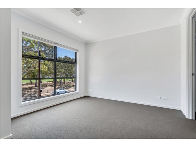 150/150a Bradley Grove, Mitchell Park SA 5043