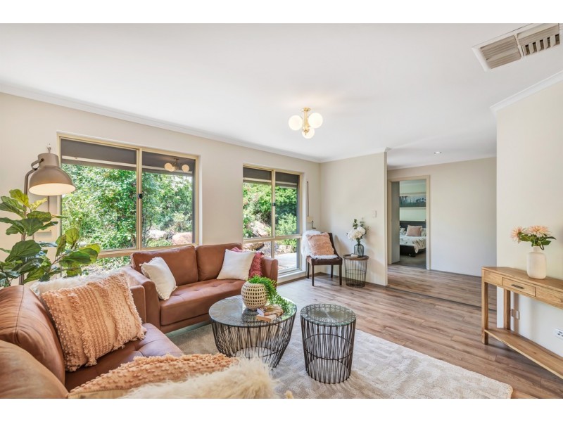 40 Horseshoe Drive, Woodcroft SA 5162