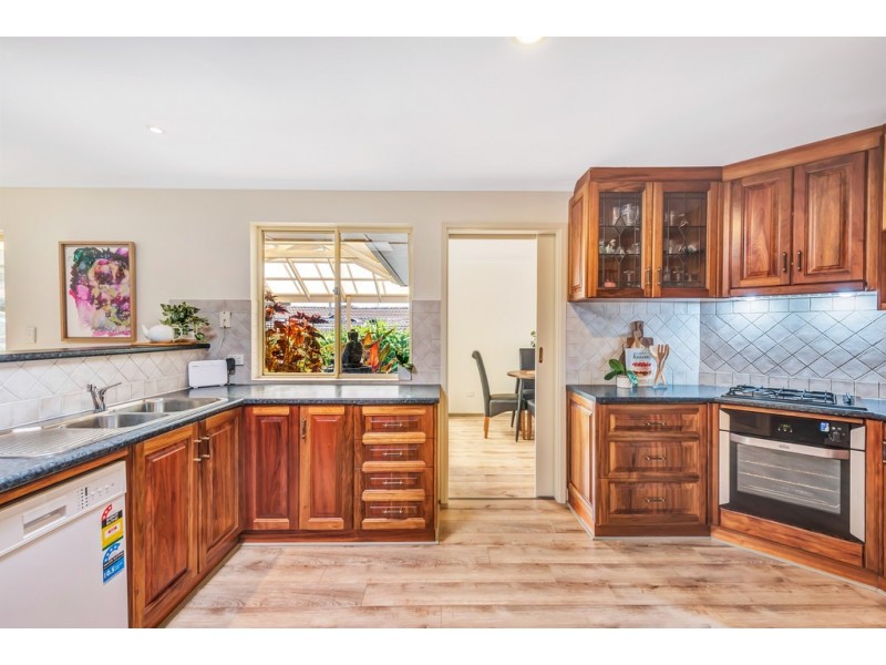 40 Horseshoe Drive, Woodcroft SA 5162