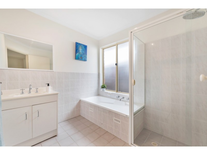 40 Horseshoe Drive, Woodcroft SA 5162