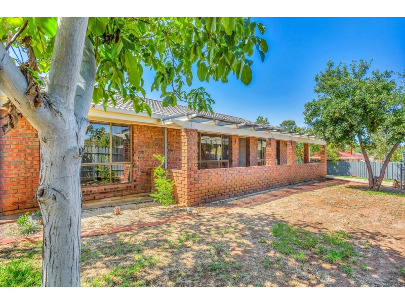 2 Karyn Crescent, Reynella SA 5161