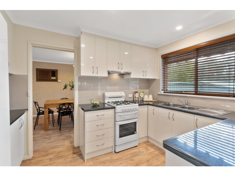 6 Bruce Street, Aberfoyle Park SA 5159