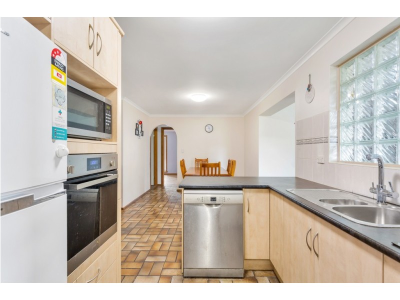 1 Warawee Place, Hallett Cove SA 5158