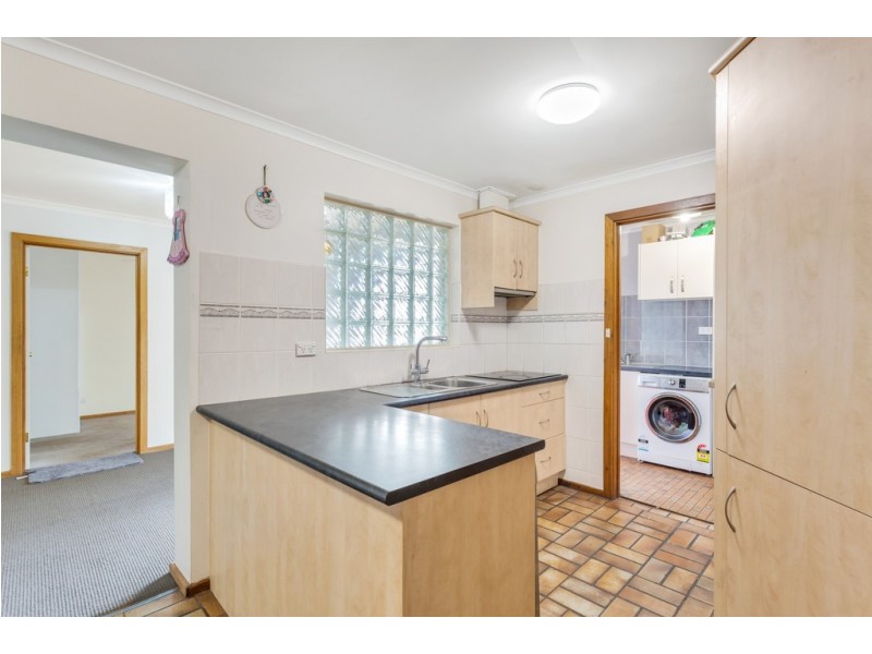 1 Warawee Place, Hallett Cove SA 5158