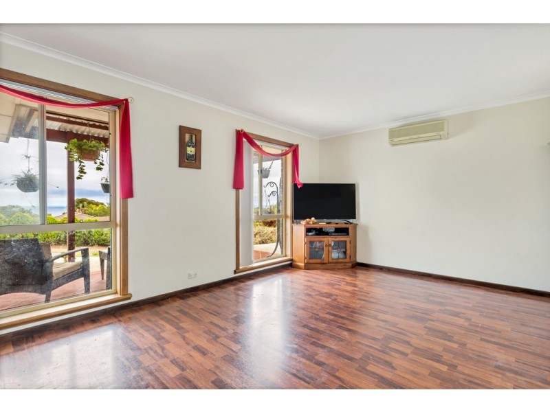 1 Warawee Place, Hallett Cove SA 5158